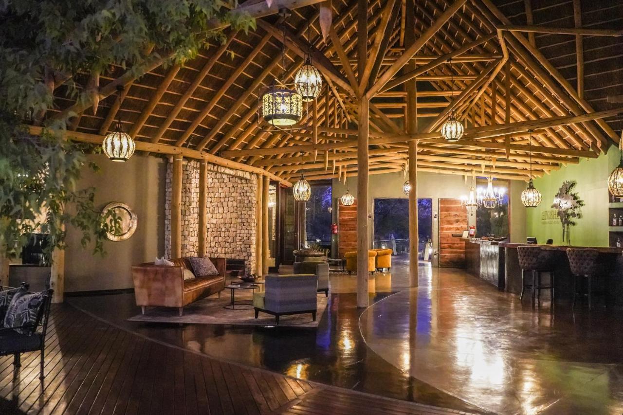 Etosha Oberland Lodge オカウクエジョ エクステリア 写真