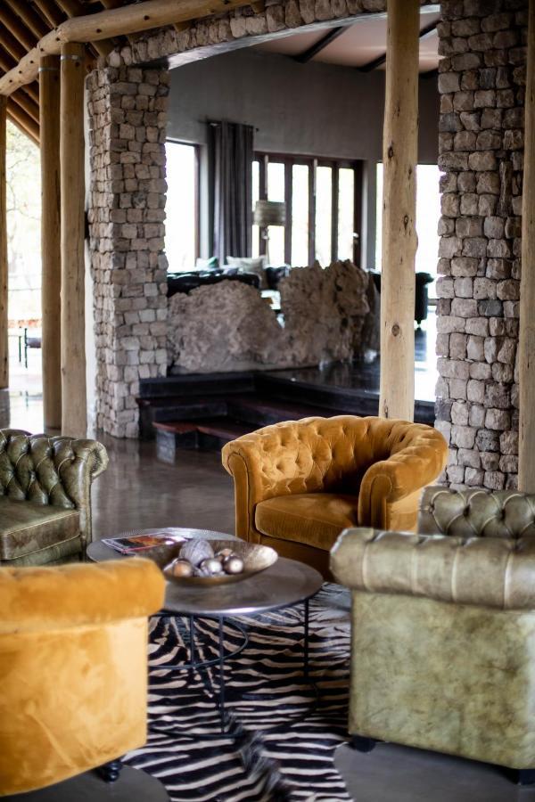 Etosha Oberland Lodge オカウクエジョ エクステリア 写真