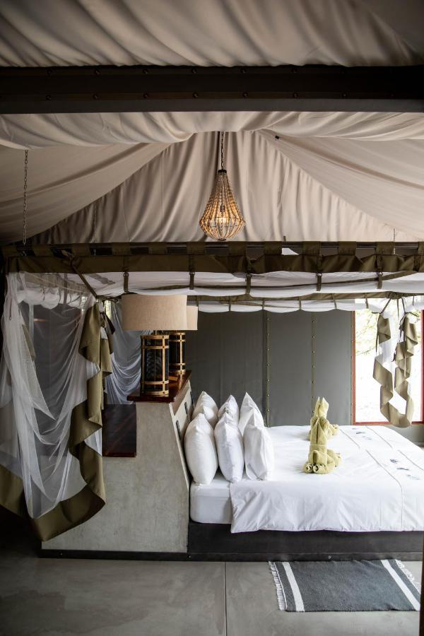 Etosha Oberland Lodge オカウクエジョ エクステリア 写真