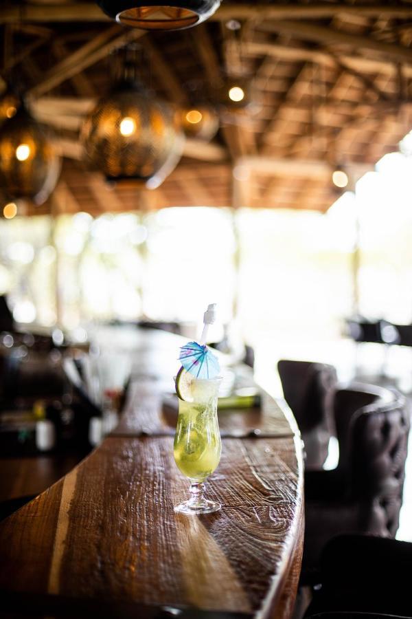Etosha Oberland Lodge オカウクエジョ エクステリア 写真