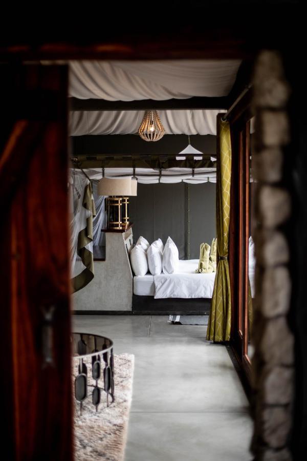 Etosha Oberland Lodge オカウクエジョ エクステリア 写真